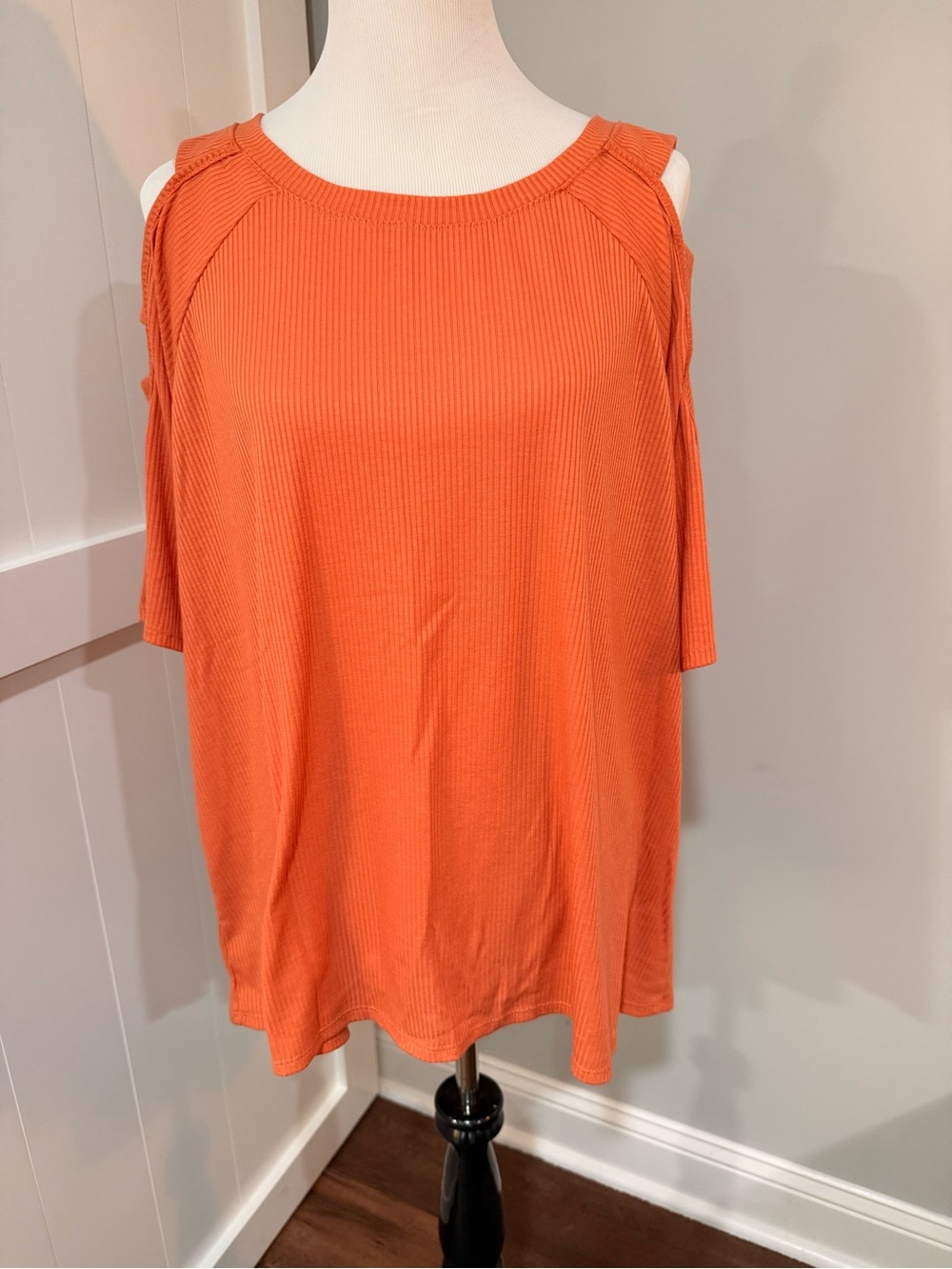 Cold-Shoulder Ribbed Tunic Top in Orange